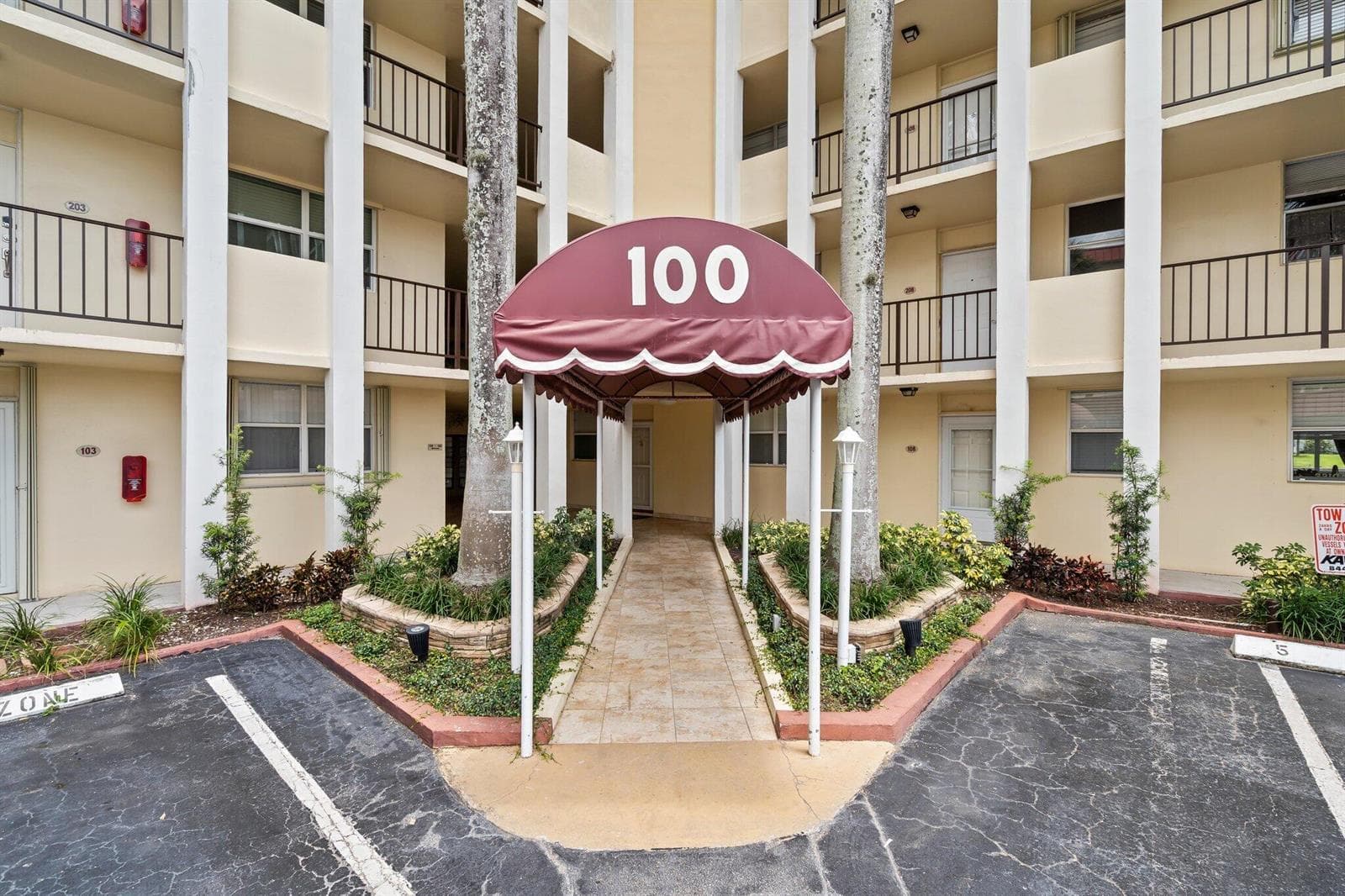 024-100ParadiseHarbourBoulevard-NorthPal