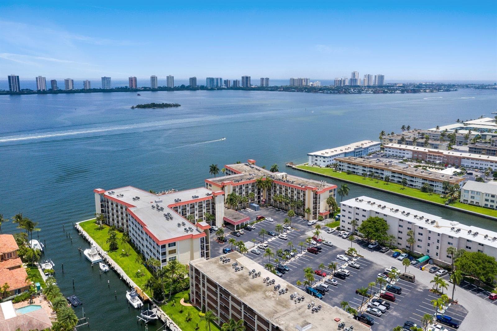 010-100ParadiseHarbourBoulevard-NorthPal