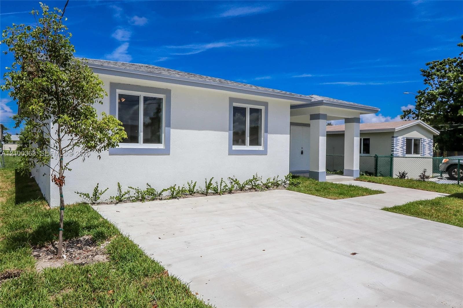 806 NW 5th Ave photo 2