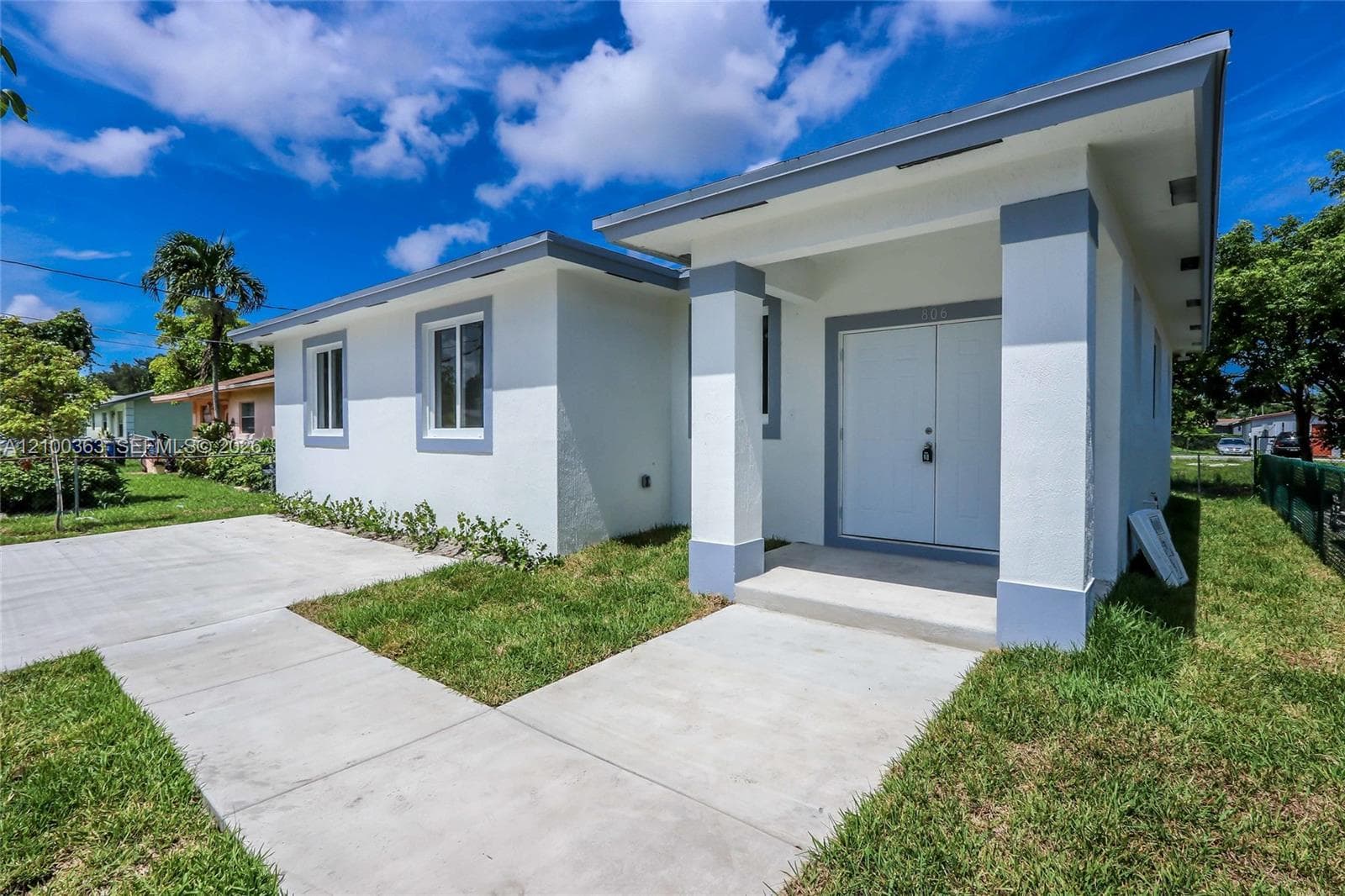 806 NW 5th Ave photo 1