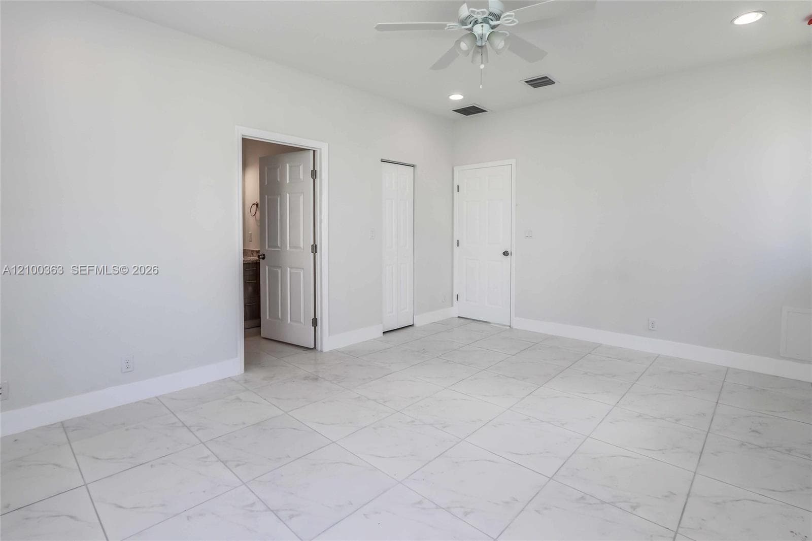806 NW 5th Ave photo 9