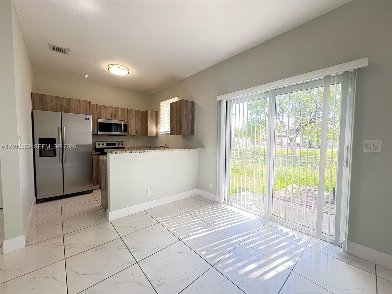 806 NW 5th Ave photo 10