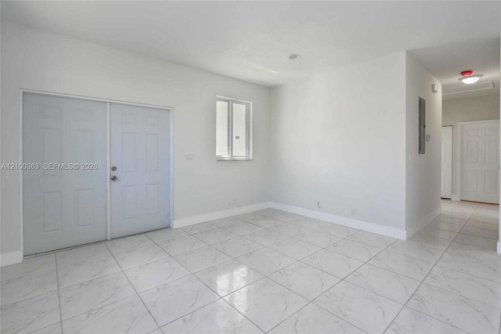 806 NW 5th Ave photo 8