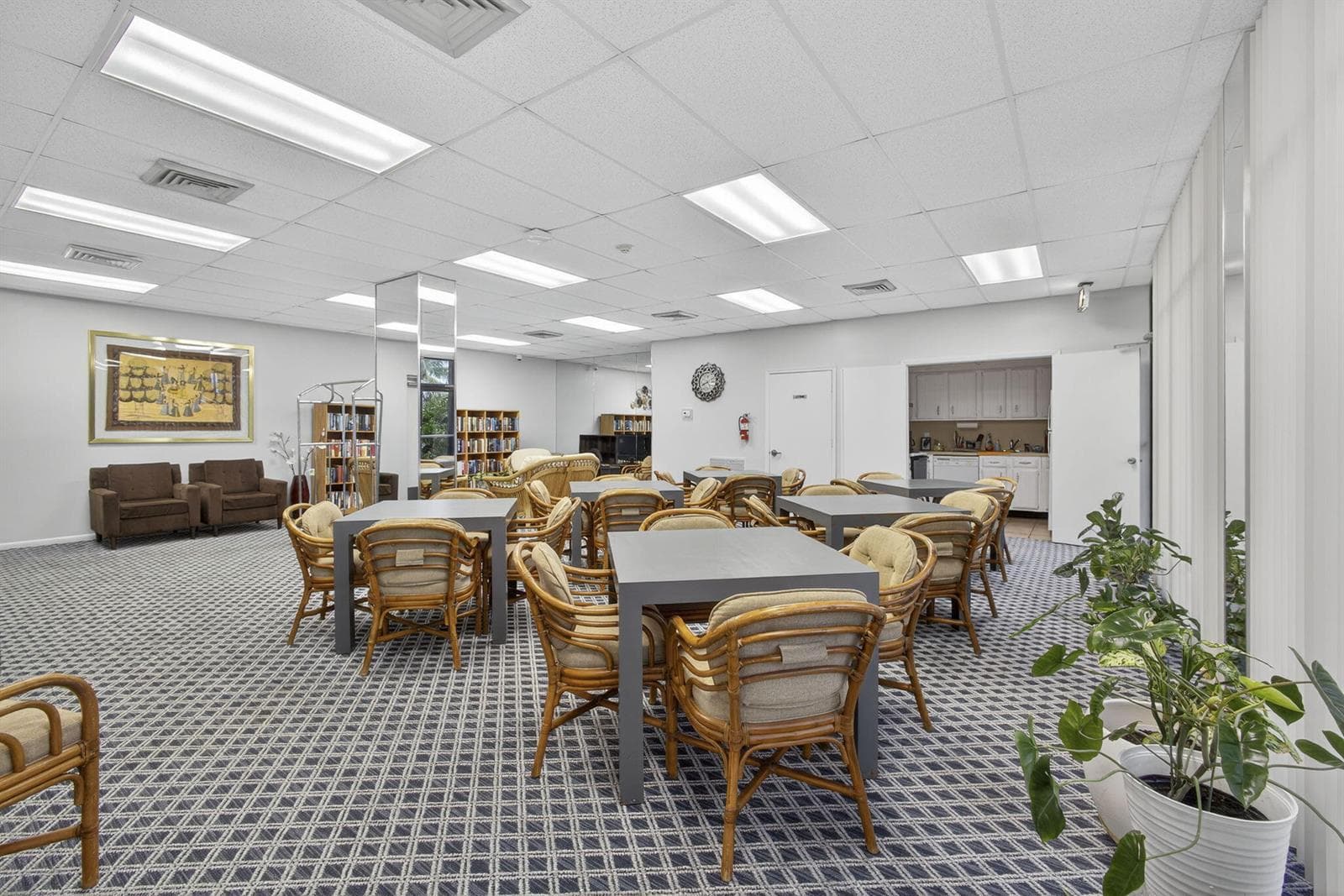 COMMUNITY ROOM / PARTY ROOM
