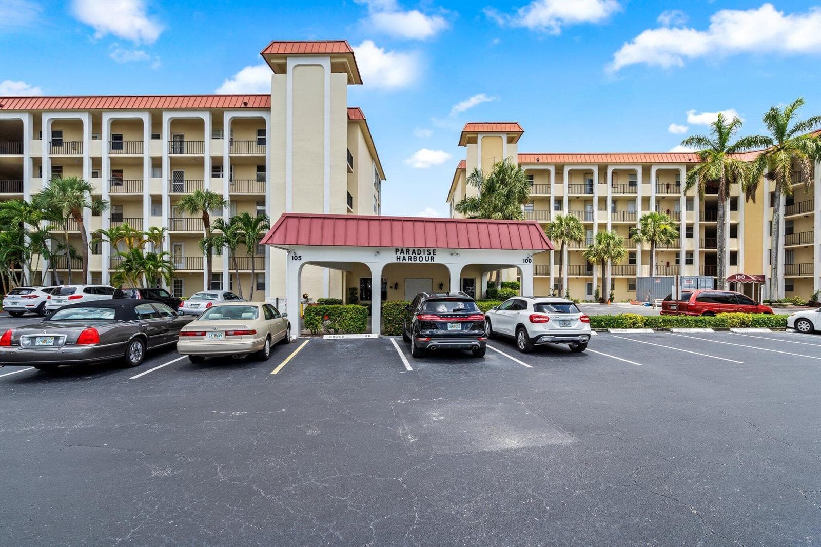 023-100ParadiseHarbourBoulevard-NorthPal