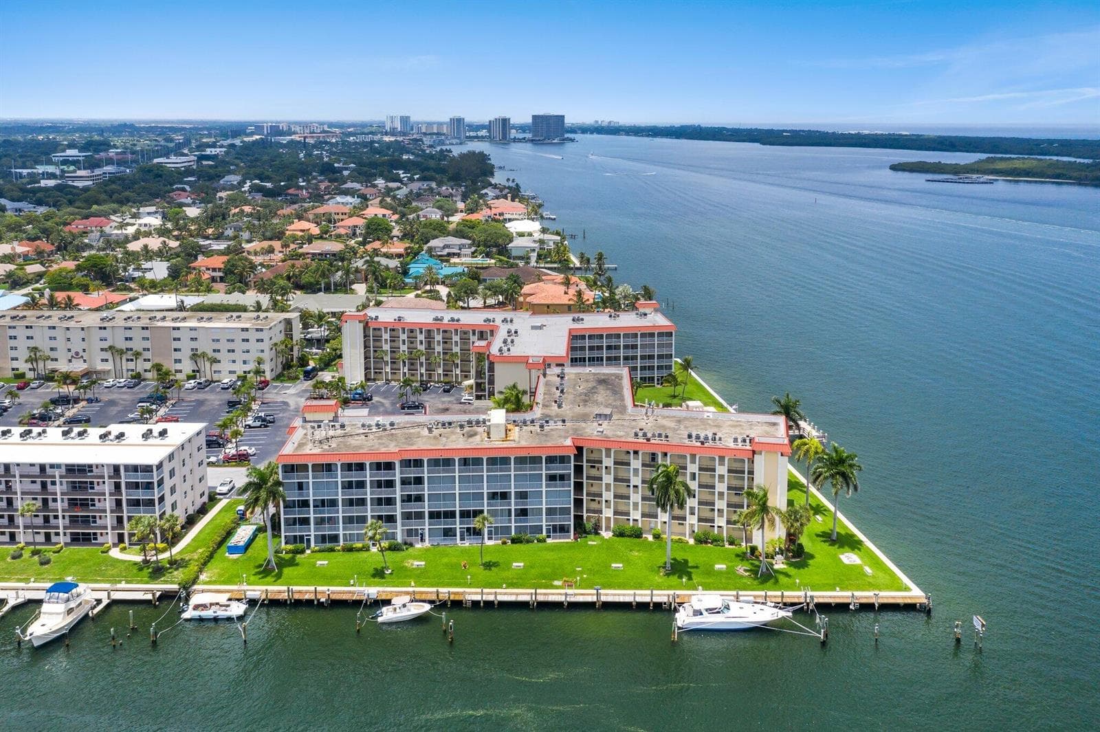 013-100ParadiseHarbourBoulevard-NorthPal