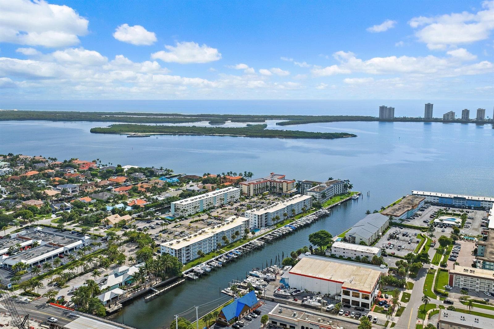 004-100ParadiseHarbourBoulevard-NorthPal