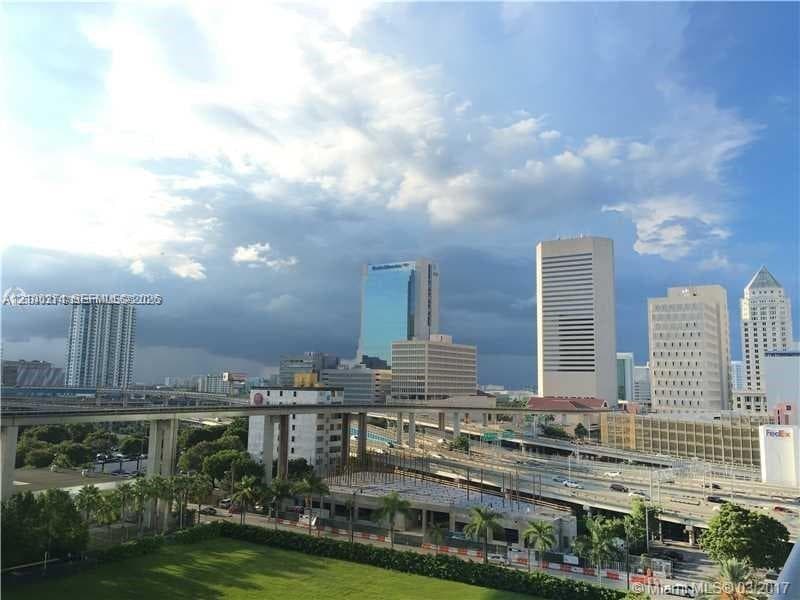 Wind at Riverfront · #3705 in Miami - Photo 2