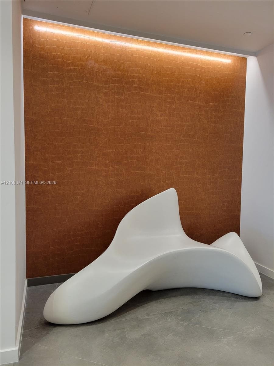 Wind at Riverfront · #3705 in Miami - Photo 17