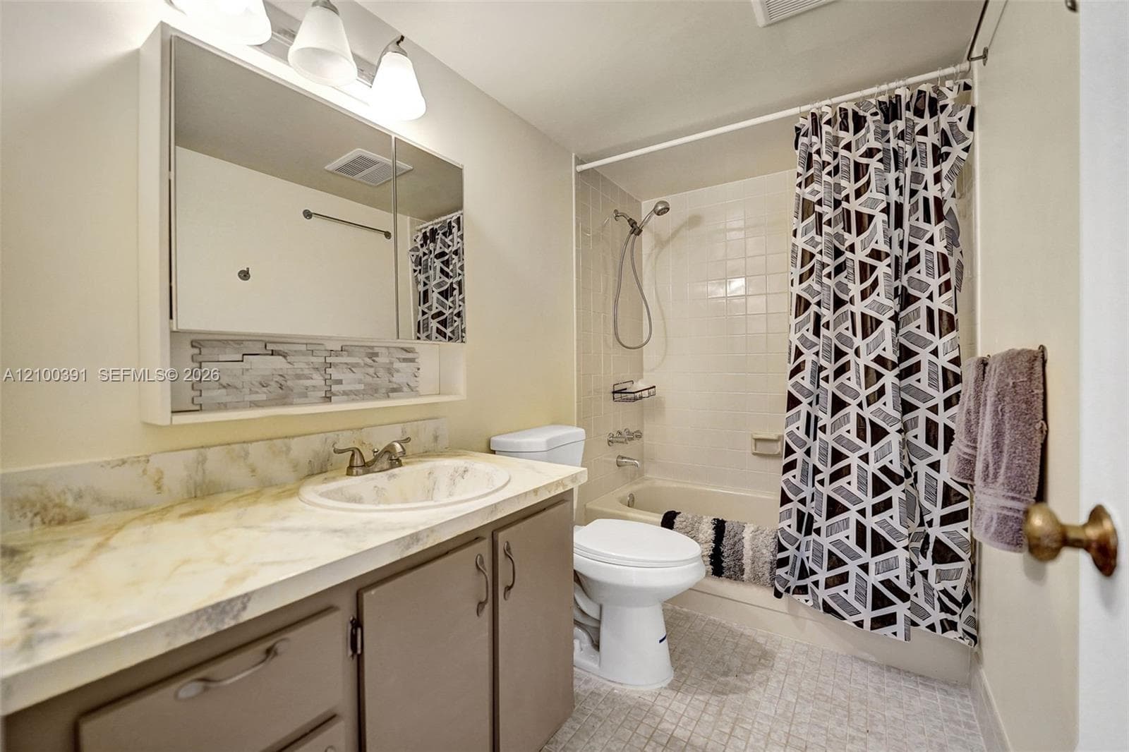 MEADOWBROOK LAKES CONDO · #204 in Dania Beach - Photo 19