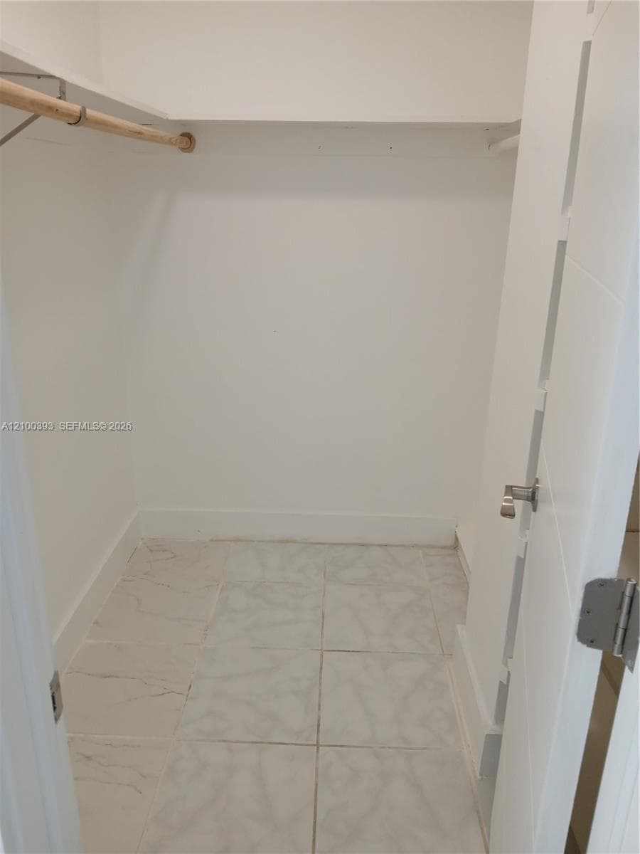 Lincoln Plaza Condo · #301 in Miami Beach - Photo 8
