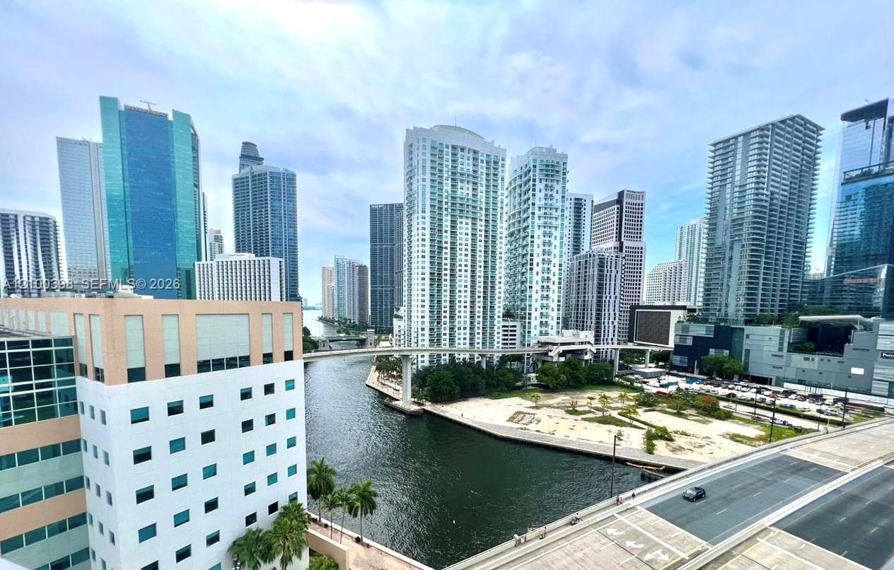 Wind at Riverfront · #1502 in Miami - Photo 20