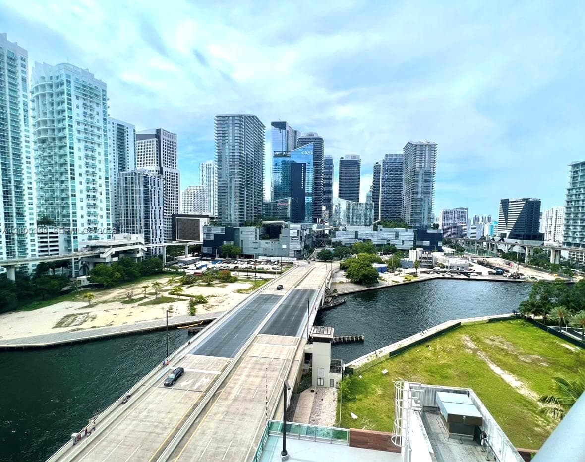Wind at Riverfront · #1502 in Miami - Photo 19