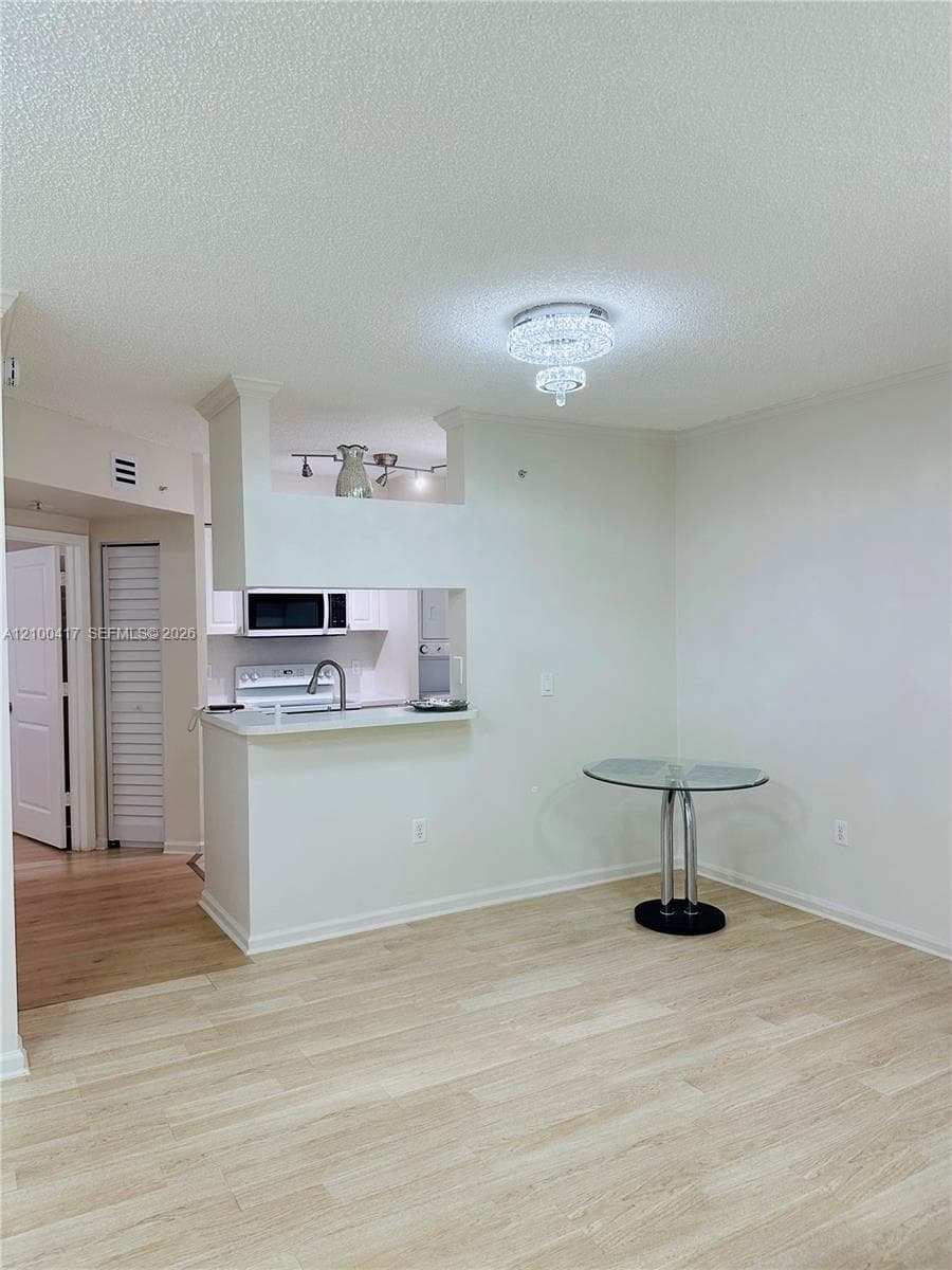 Porto Bellagio · #2319 in Sunny Isles Beach - Photo 8