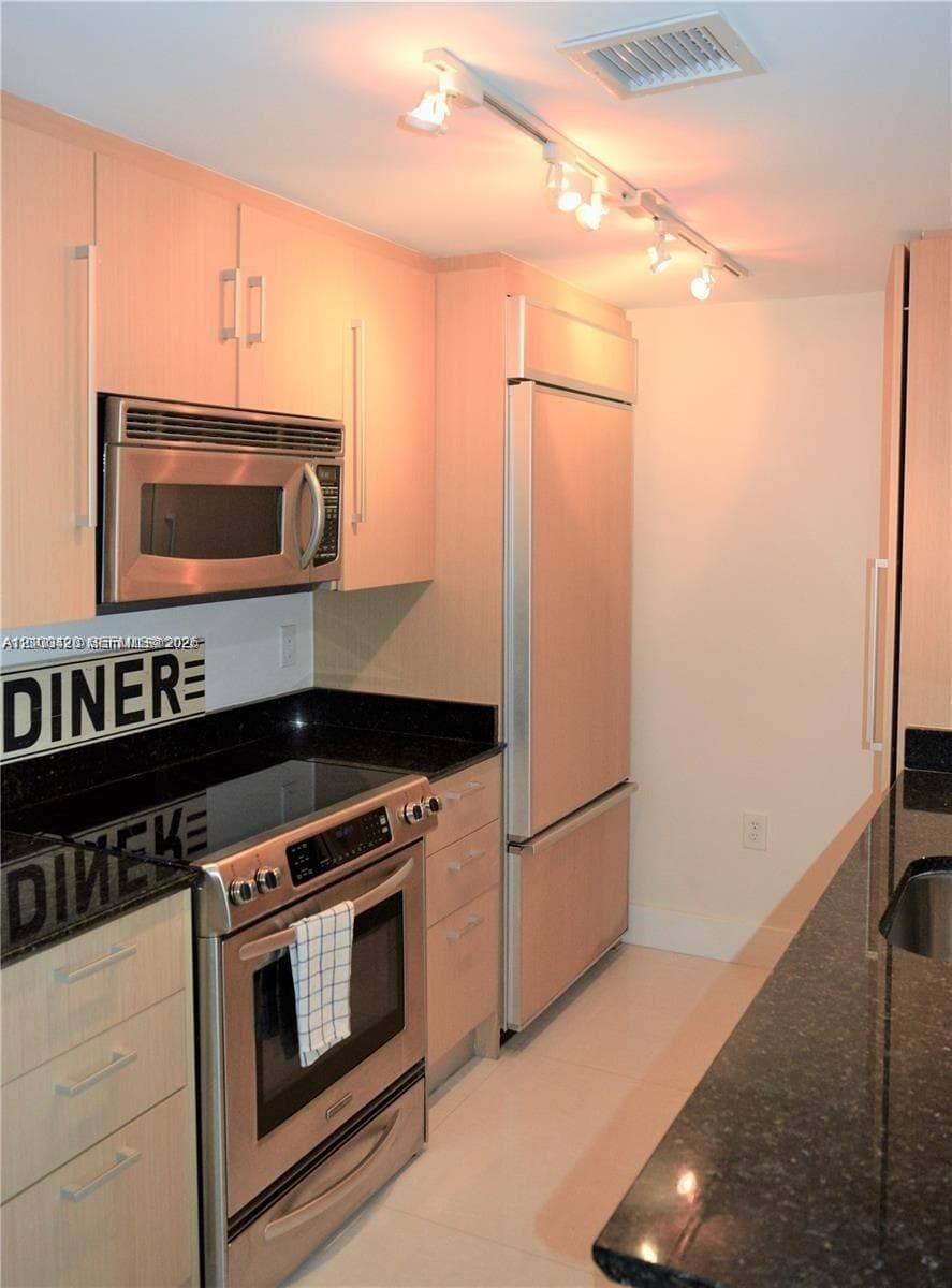 Harbour House · #1420 in Bal Harbour - Photo 6