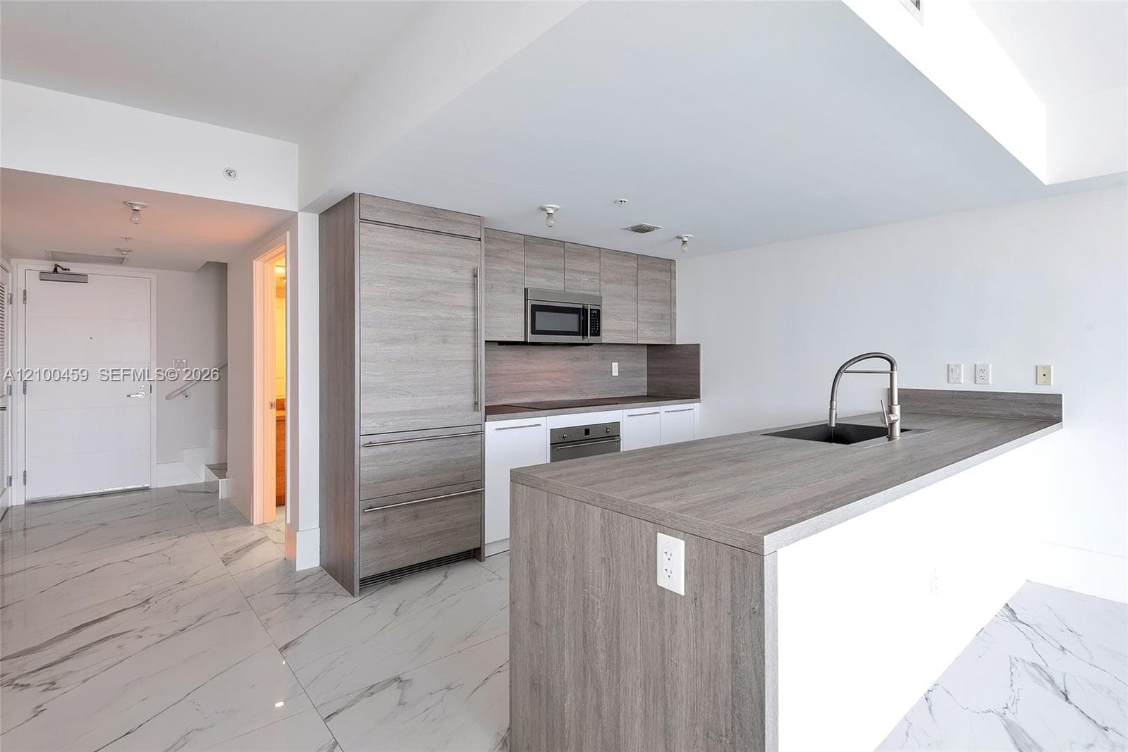 400 Sunny Isles · #917 in Sunny Isles Beach - Photo 12