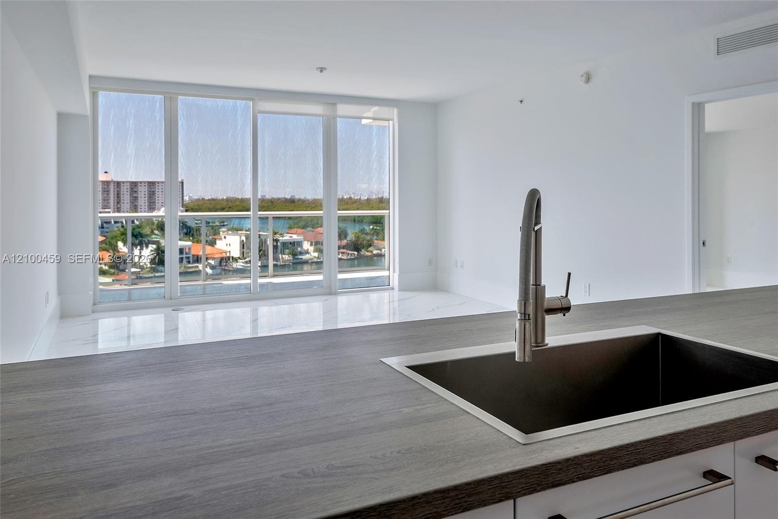 400 Sunny Isles · #917 in Sunny Isles Beach - Photo 21