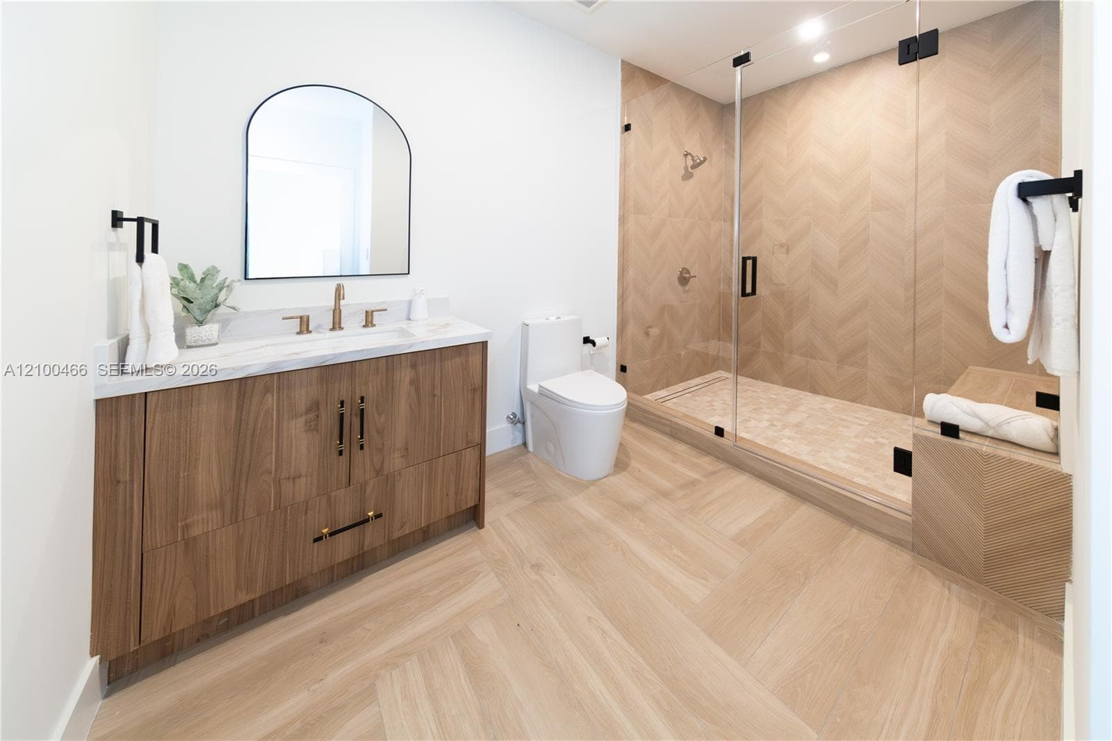 420 NE 55th Ter photo 16