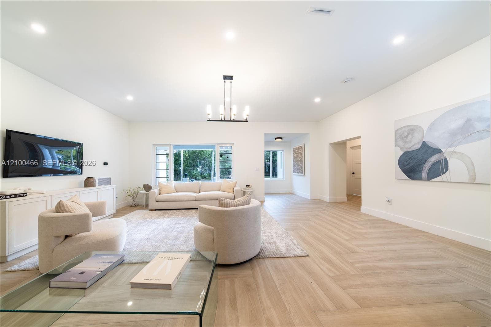 420 NE 55th Ter photo 5