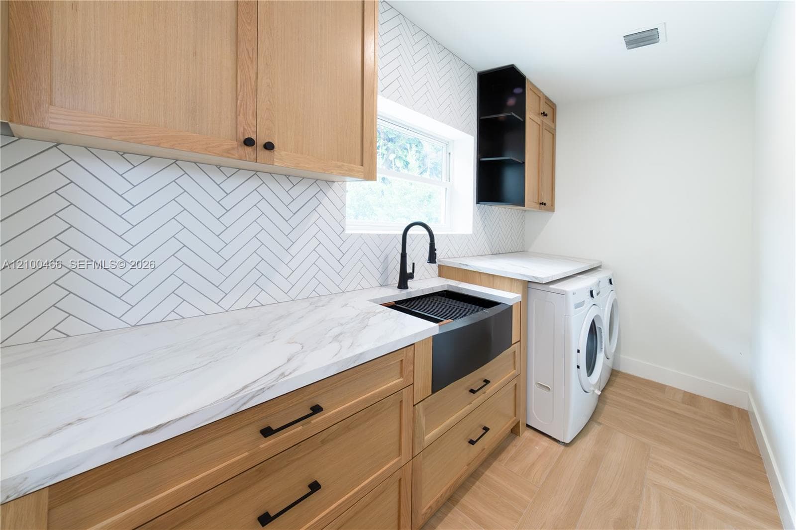 420 NE 55th Ter photo 14