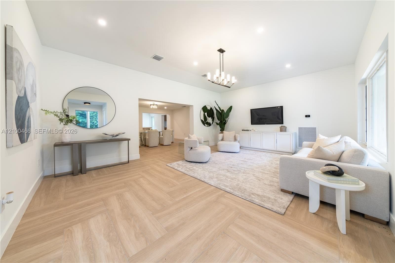 420 NE 55th Ter photo 4