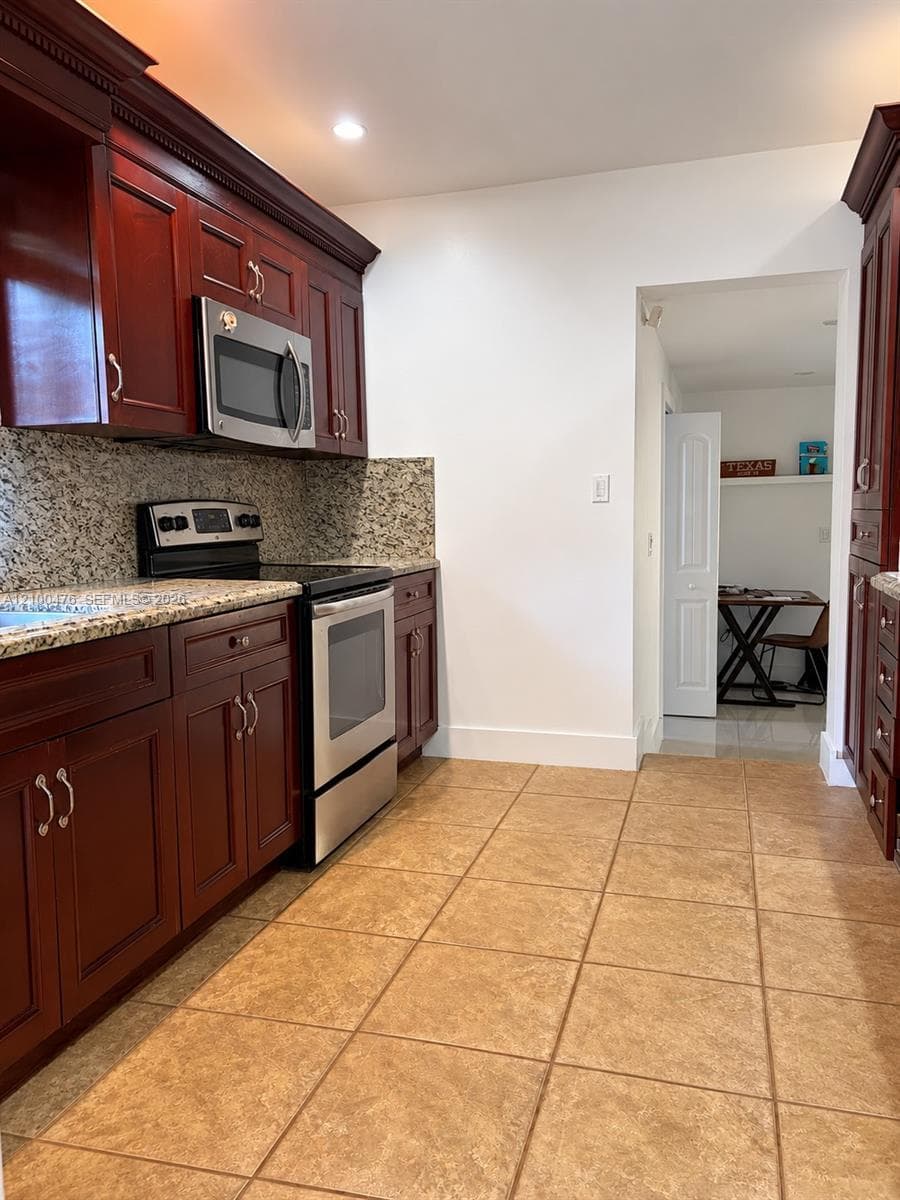 5801 SW 53rd Ter photo 14