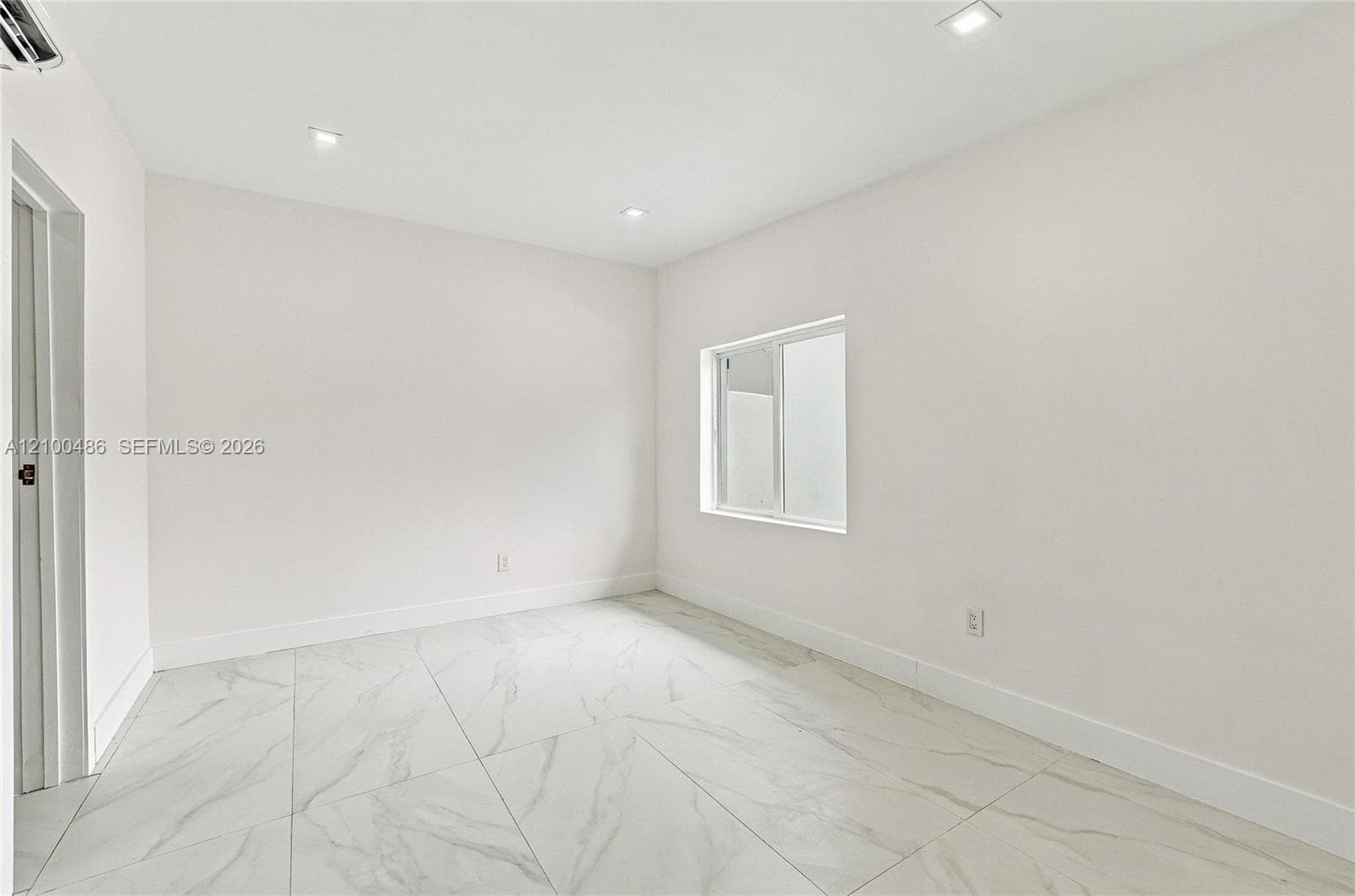 596 W 50th St photo 49