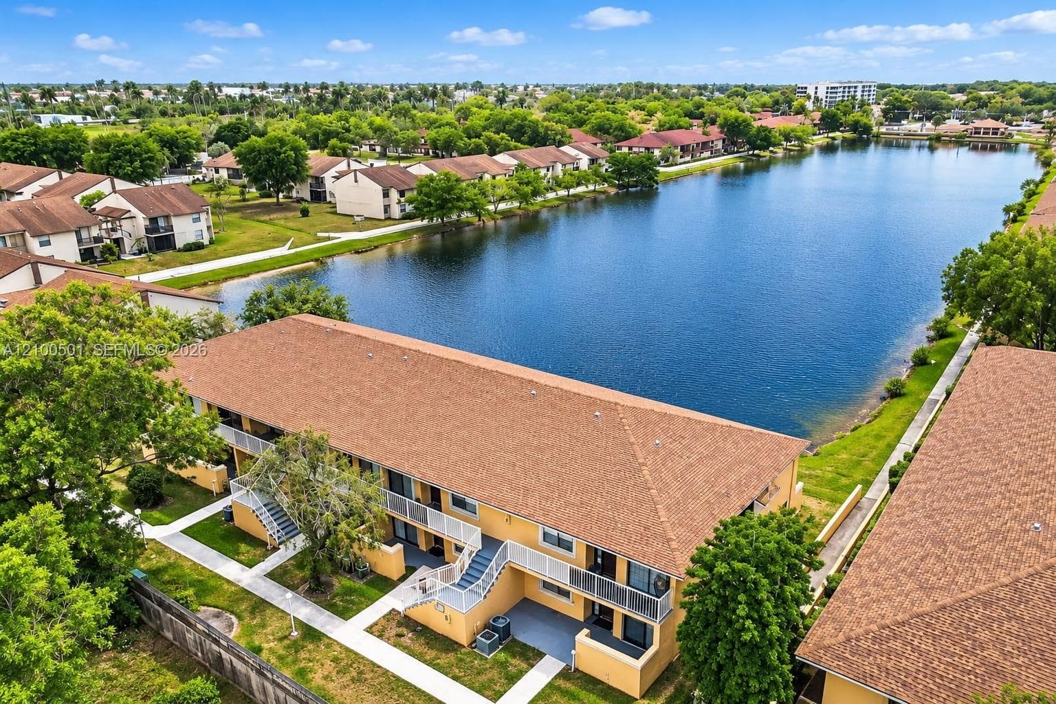 MISTY LAKE · #104-22 in Miami Gardens - Photo 1