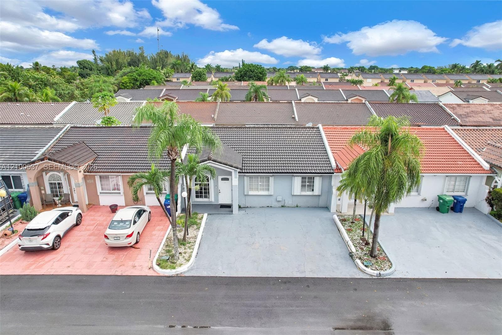 7677 NW 180th Ter photo 38