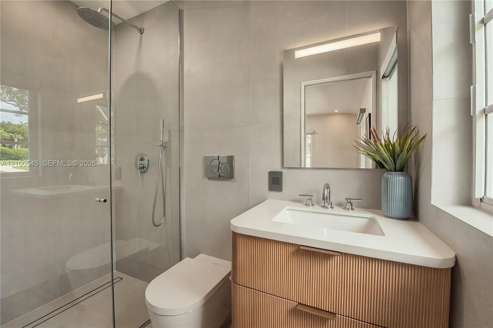 Luxe en-suite bathroom with shower.