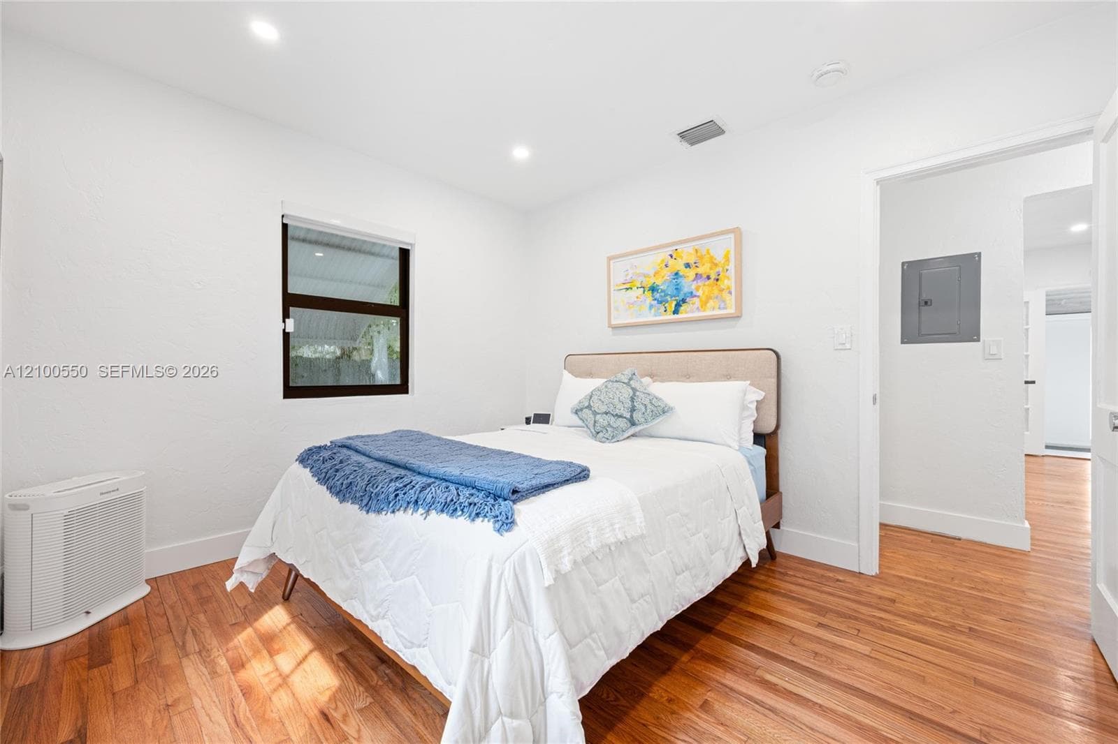 1616 Dewey St photo 8