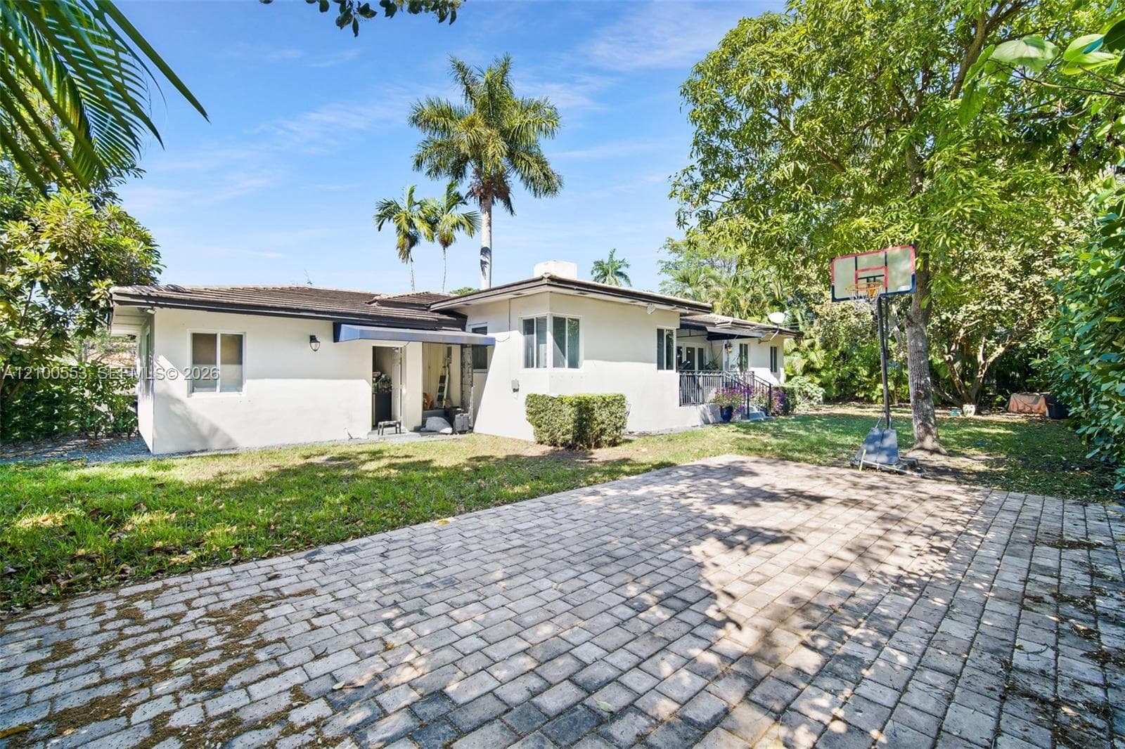 330 Viscaya Ave photo 17
