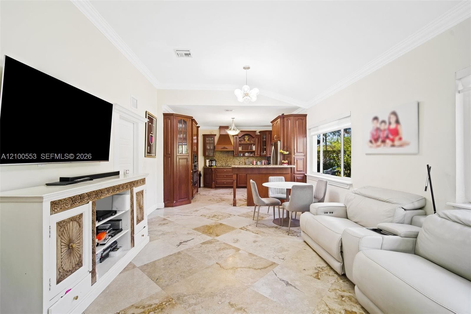 330 Viscaya Ave photo 9