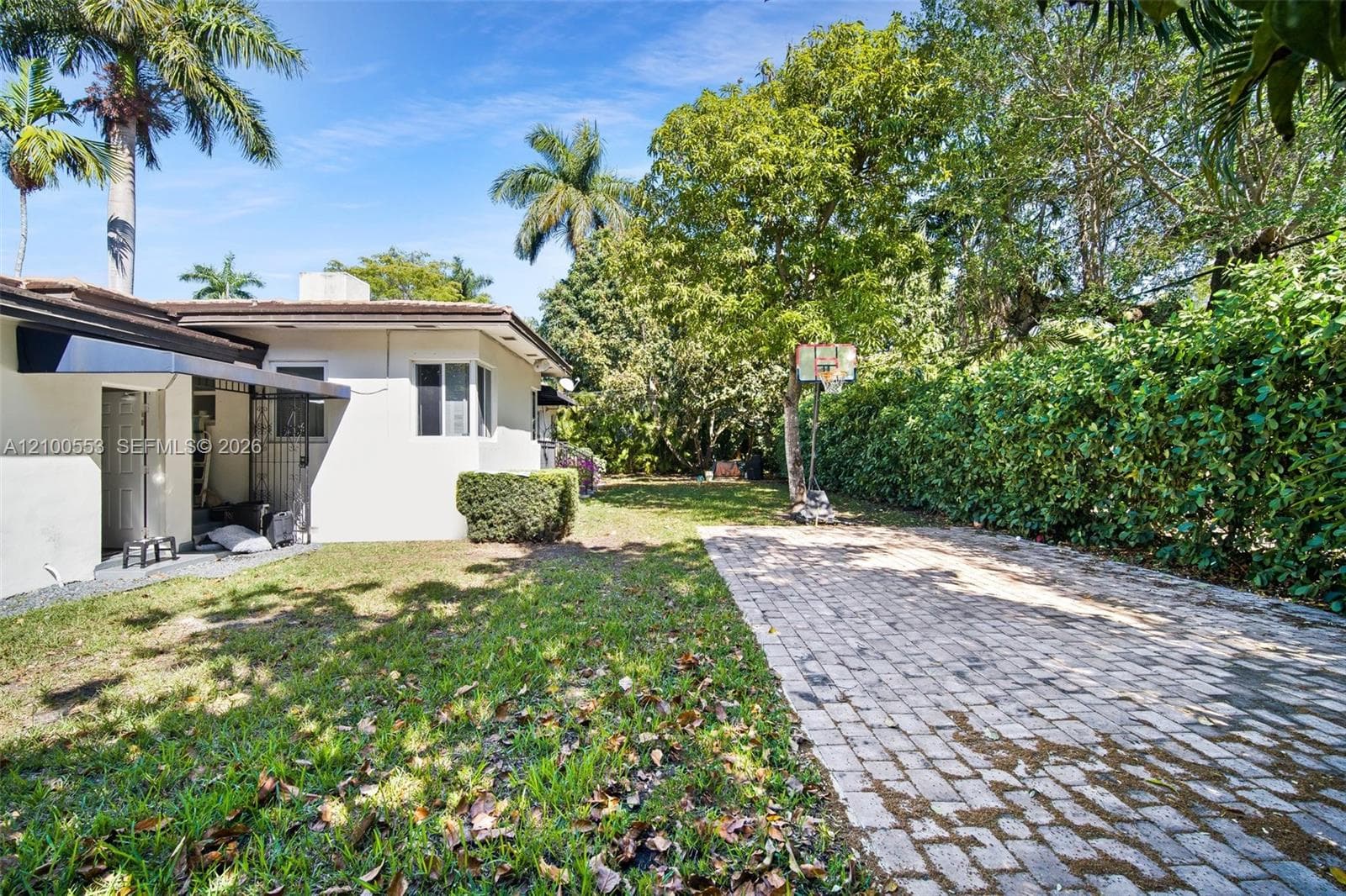 330 Viscaya Ave photo 14