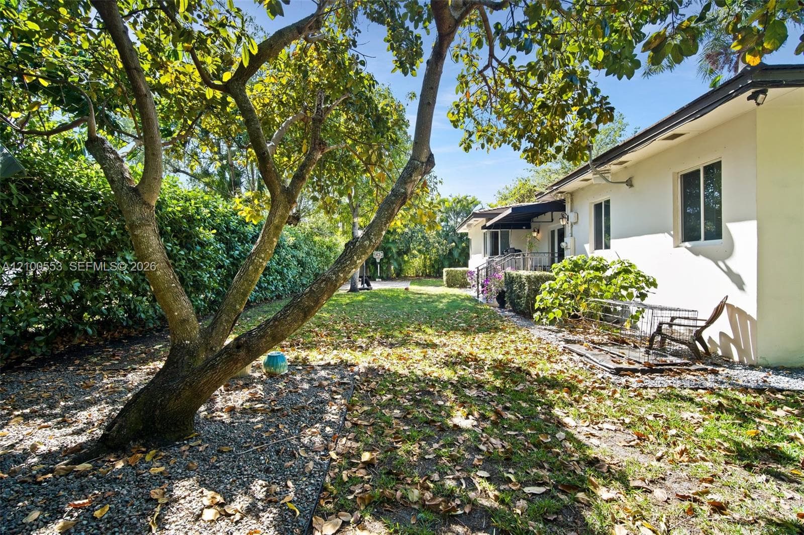 330 Viscaya Ave photo 15