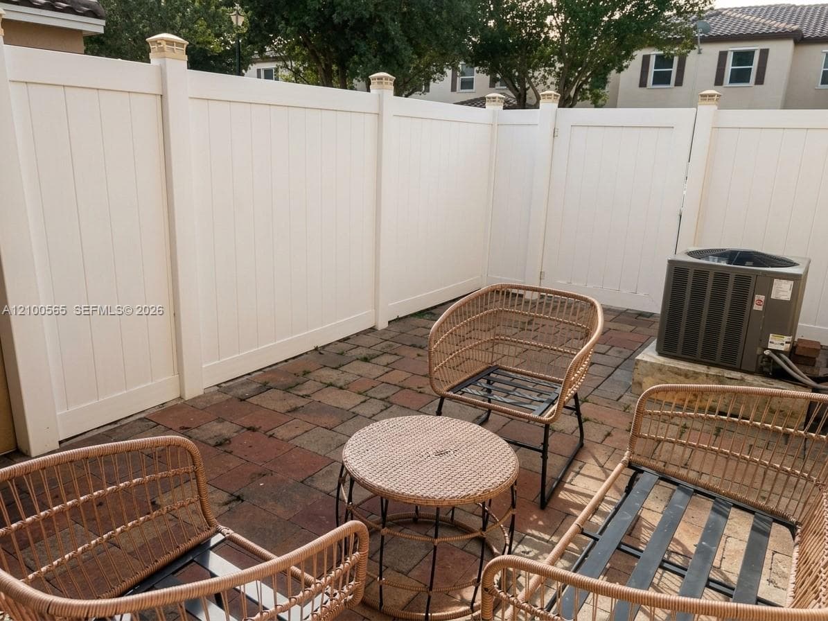 17058 SW 95th Ter #x photo 5