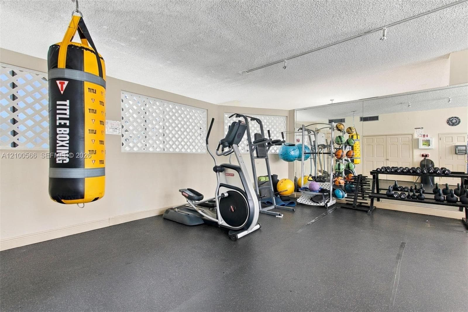 OCEANVIEW PARK · #627 in Hallandale Beach - Photo 22