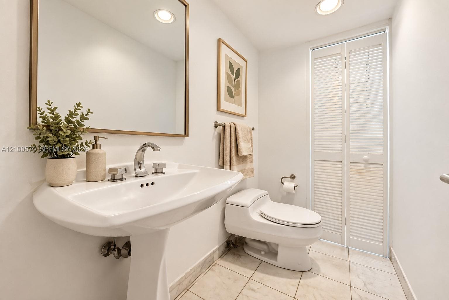 Powder Room (Virtually Staged)