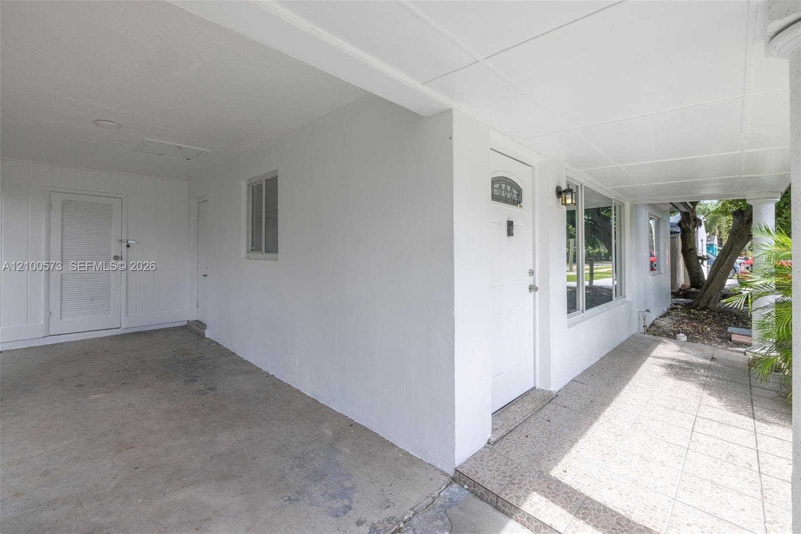 2733 Harding St photo 4