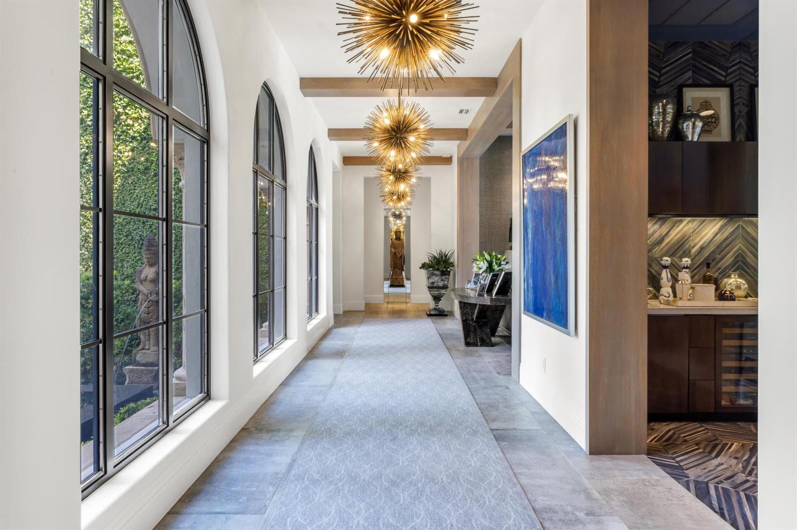 mls_HALLWAY_STRAIGHT_EB