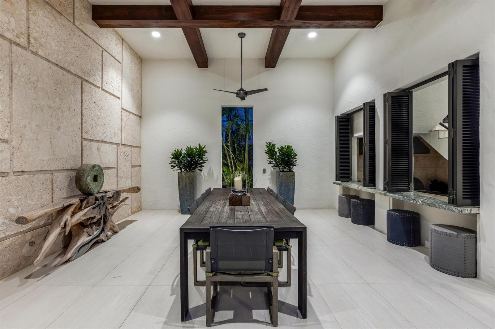 mls_LOGGIA_DINING_STRAIGHT_2_EB