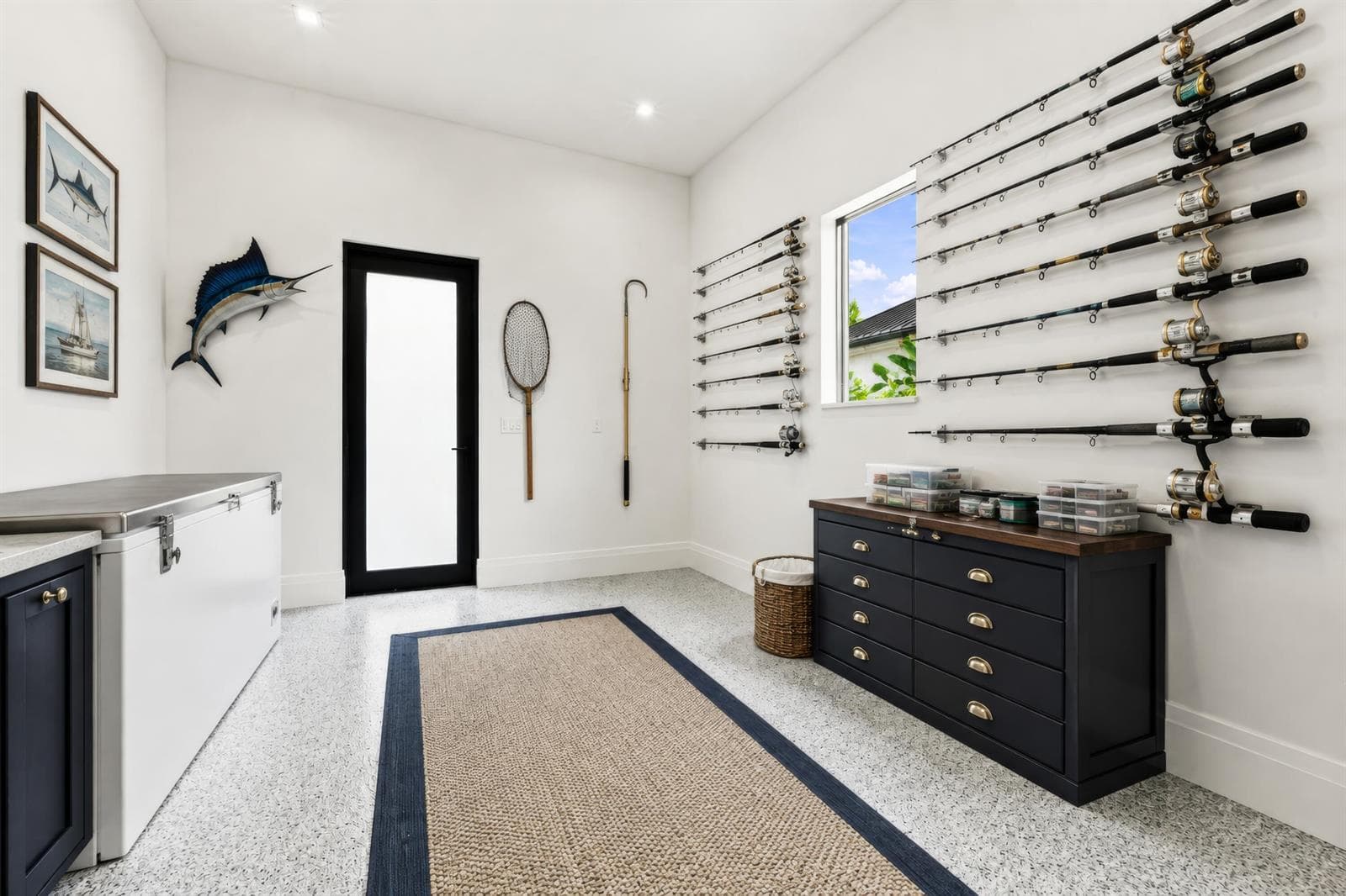 A/C TACKLE ROOM