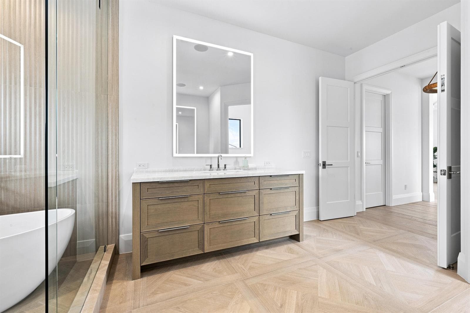 SECOND FLOOR PRIMARY BATHROOM