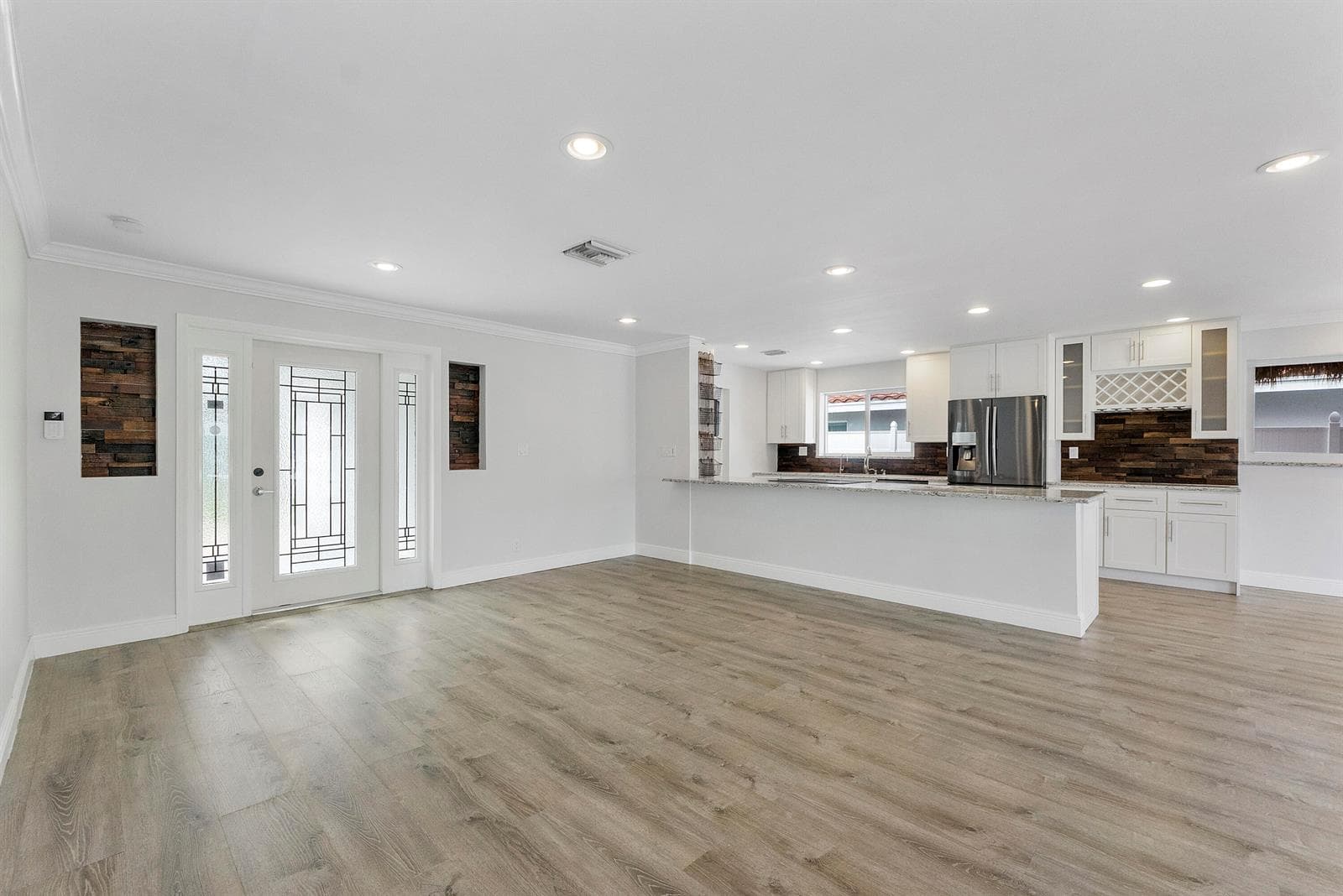 361 Se 9th Ct_027