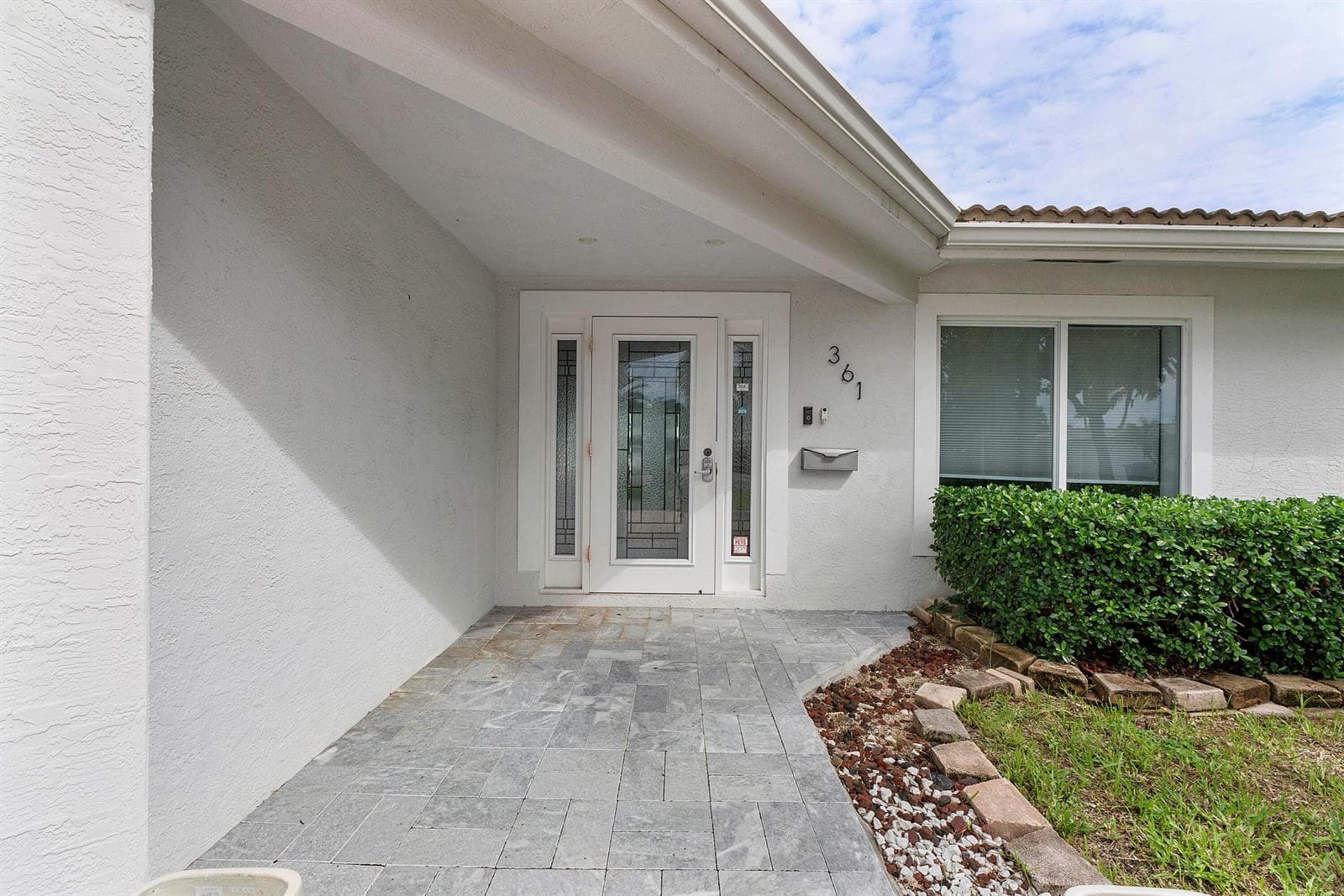 361 Se 9th Ct_025