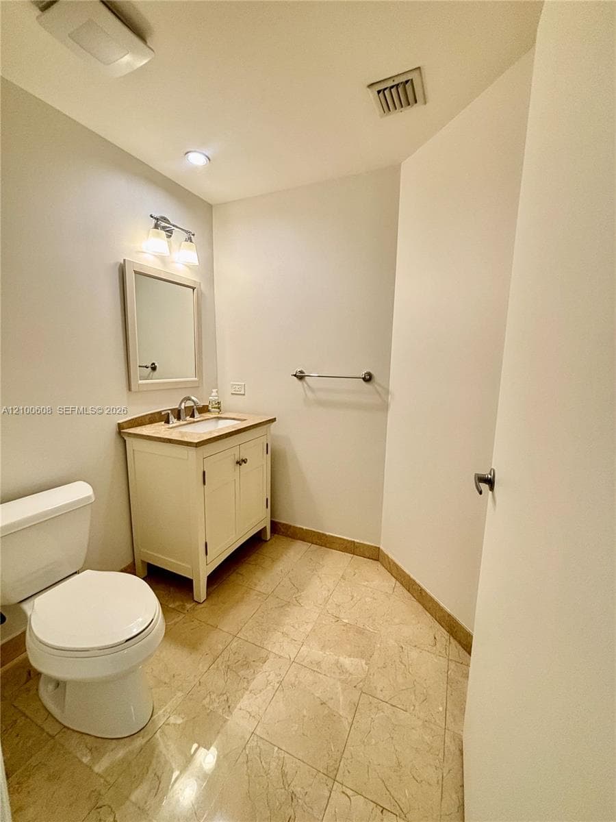 1/2 Bath