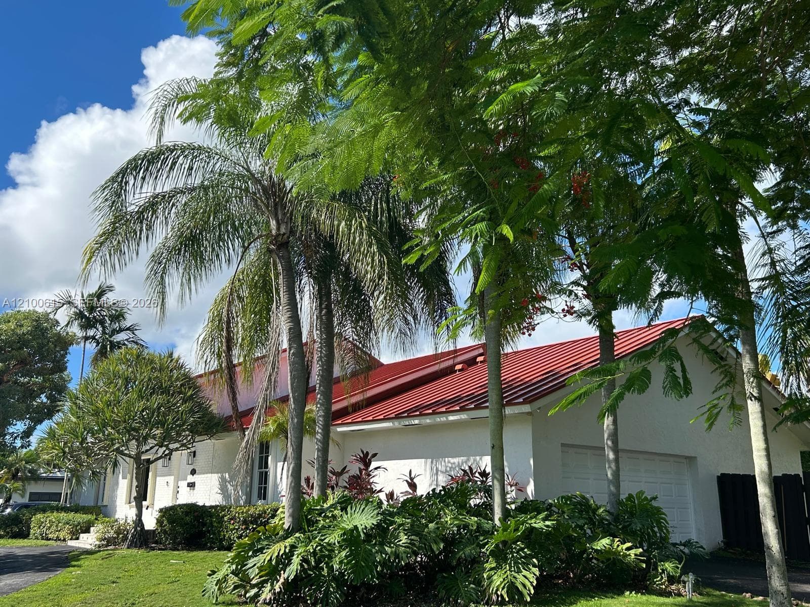 15030 SW 89th Ave photo 2