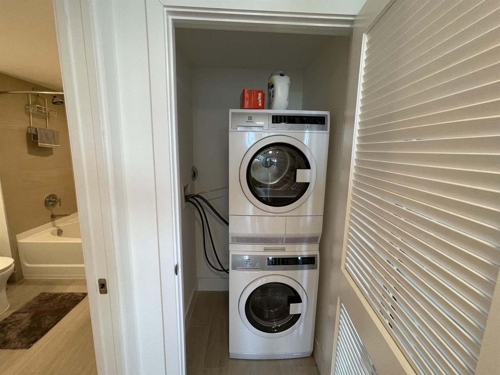 Washer/Dryer in unit