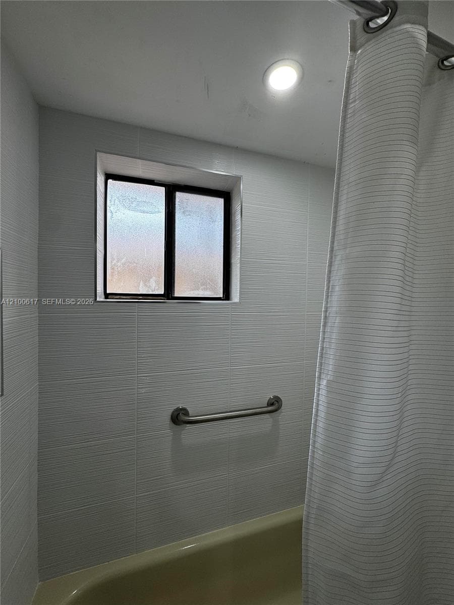 HORIZONS WEST CONDO #6 · #424 in Miami - Photo 6