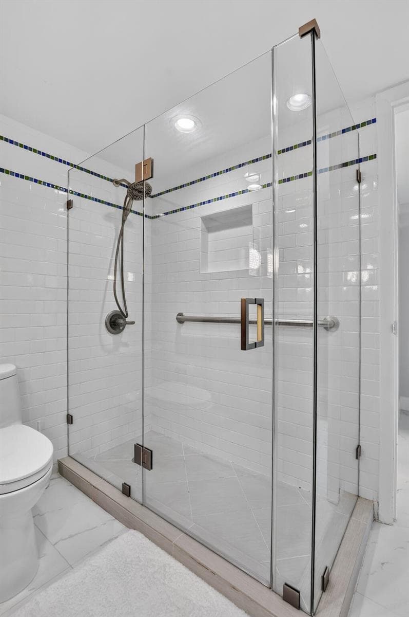 Primary shower